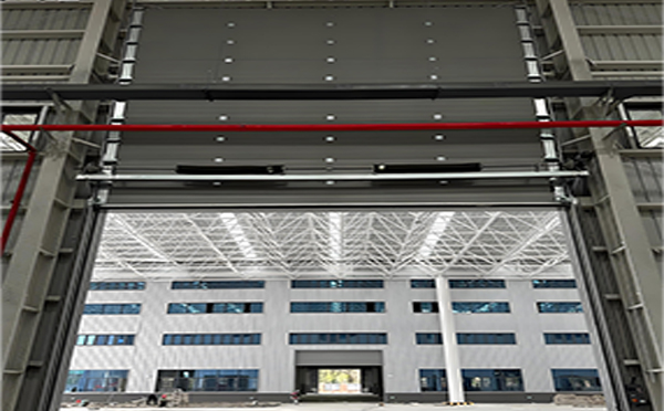 新市工业提升门