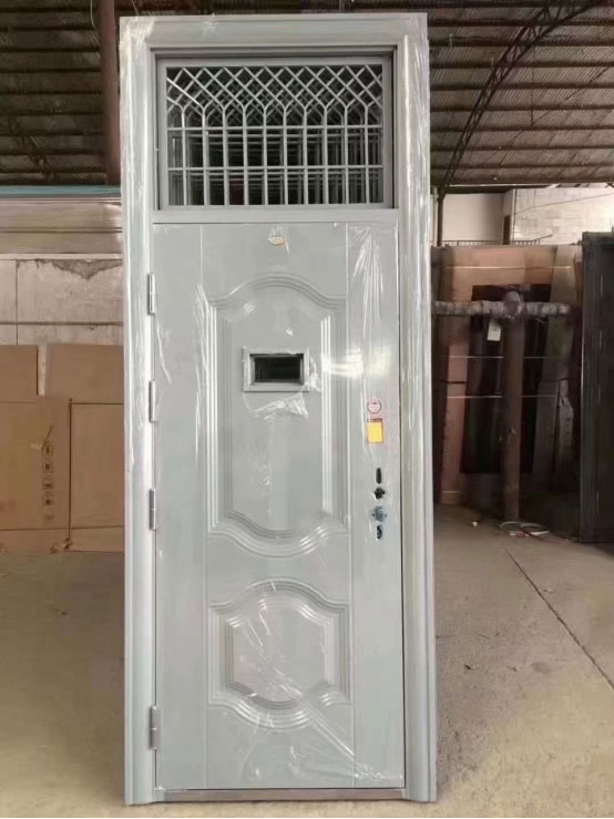 新市学校教室门