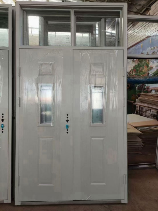 新市学校教室门