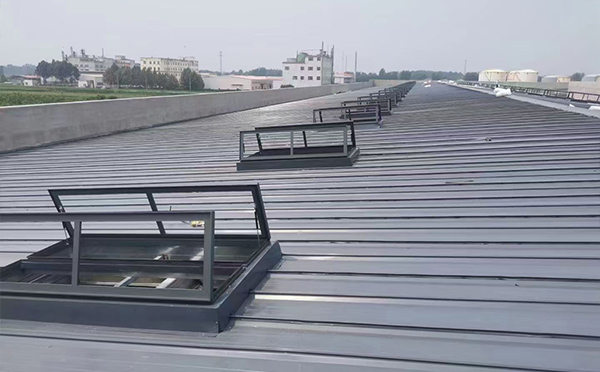 某中学室内体育馆新市排烟窗改造项目