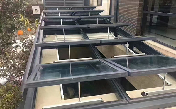 某轨道交通车辆维修车间新市排烟窗应用