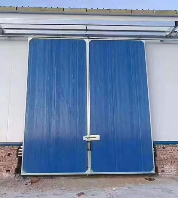 新市工业门在大型仓储物流通道中的应用实例